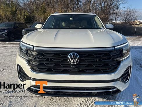 Used 2025 Volkswagen Atlas SEL Premium R-Line image 8