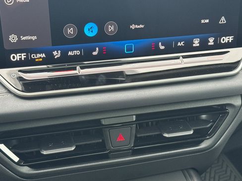 New 2026 Volkswagen Tiguan SE image 19