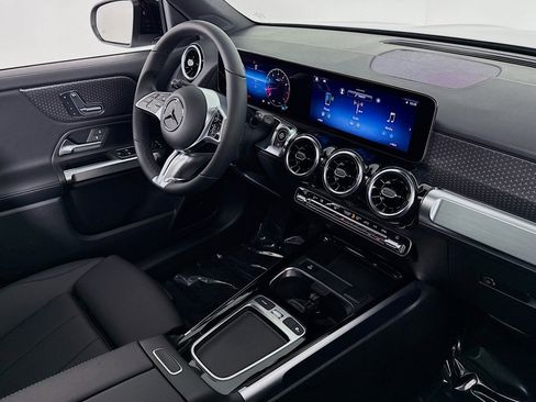 New 2026 Mercedes-Benz GLB 250 GLB 250 image 16