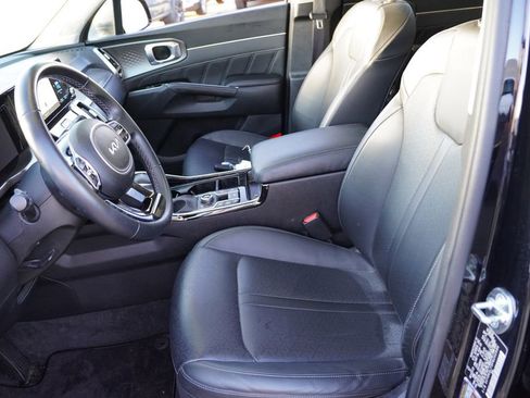 Certified 2023 Kia Sorento SX image 4