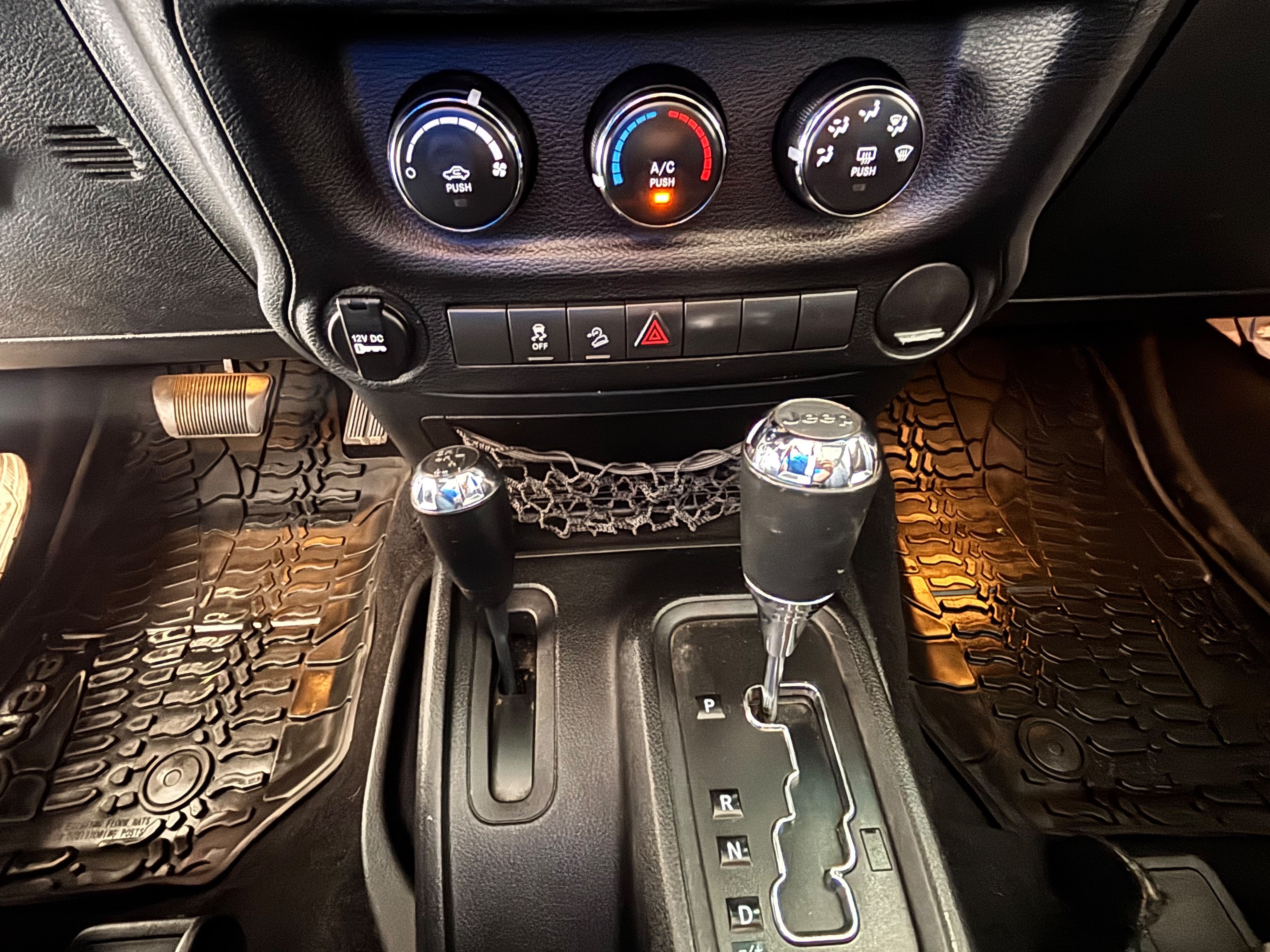 Used 2014 Jeep Wrangler Sport AWD/4WD image 12
