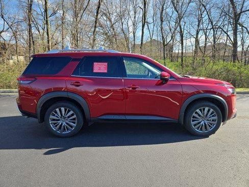 Certified 2025 Nissan Pathfinder SL w/ SL Premium Package image 2