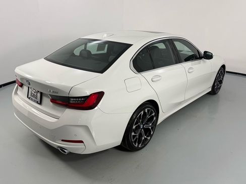 Certified 2025 BMW 330i xDrive Sedan w/ Convenience Package image 5