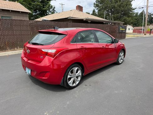 Used 2013 Hyundai Elantra GT w/ Tech Pkg FWD image 4