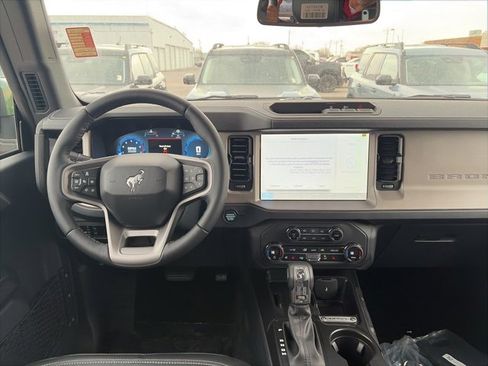 New 2025 Ford Bronco Outer Banks image 14