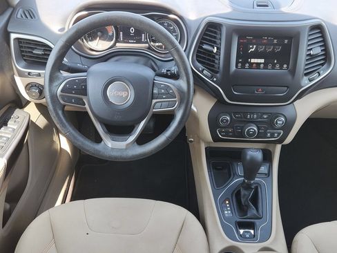 Used 2019 Jeep Cherokee Latitude w/ Popular Appearance Group FWD image 27
