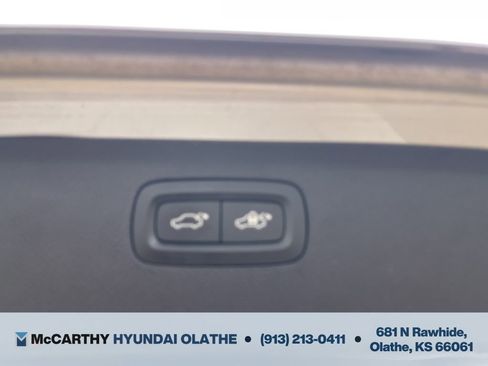 Used 2016 Volvo XC90 T6 Momentum w/ Momentum Plus Package image 24