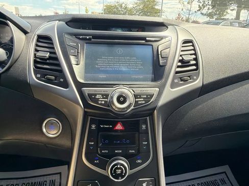 Used 2014 Hyundai Elantra Limited w/ Option Group 03 FWD image 31