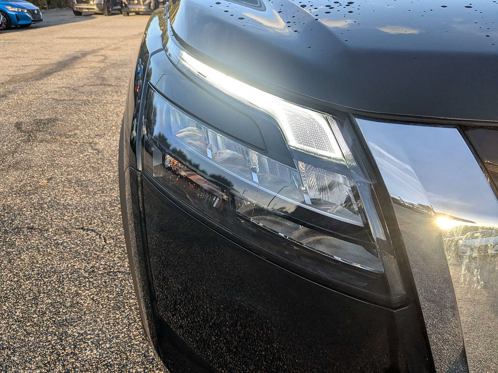 Certified 2025 Nissan Pathfinder SV FWD image 10