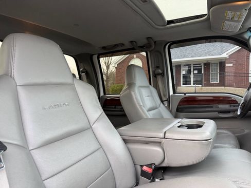 Used 2005 Ford F250 Lariat image 25