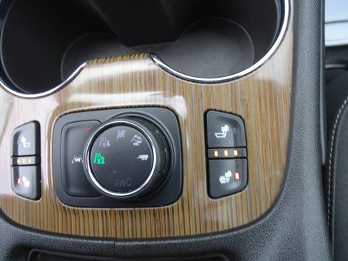 Used 2022 GMC Acadia Elevation image 34