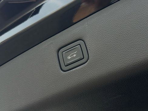 Used 2023 Chevrolet Blazer LT image 12