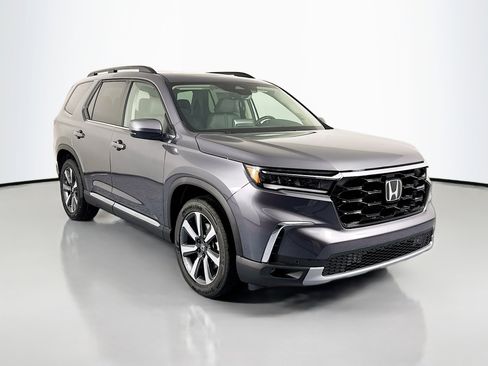 New 2025 Honda Pilot Touring image 3