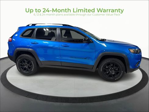 Used 2022 Jeep Cherokee Latitude w/ Sun & Sound Group AWD/4WD image 8
