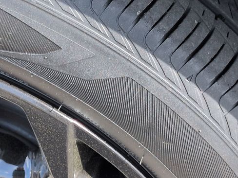 Used 2025 Chevrolet Trax LT w/ LT Convenience Package image 13