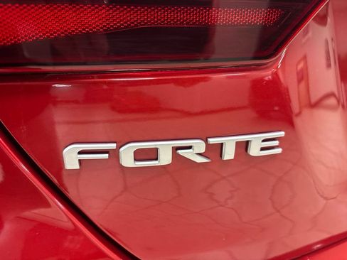 Used 2023 Kia Forte LXS FWD image 8
