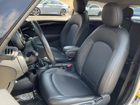 Used 2019 MINI Cooper 2-Door Hardtop image 19
