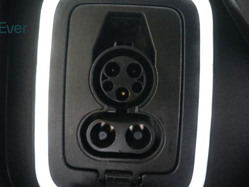 Used 2024 Rivian R1S Adventure image 10