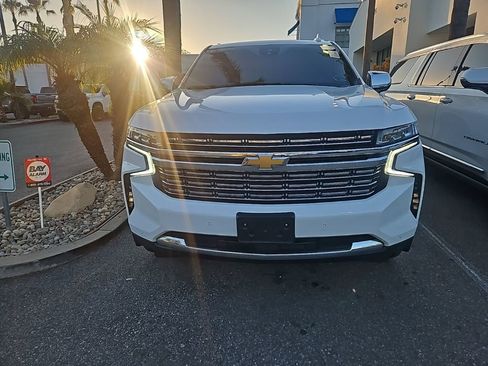 Used 2023 Chevrolet Suburban Premier image 2