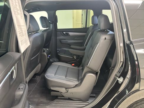 Used 2025 Buick Enclave Sport Touring w/ Power Package image 17