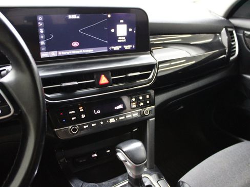 Used 2024 Kia Seltos S FWD image 18