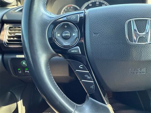 Used 2016 Honda Accord Touring image 24