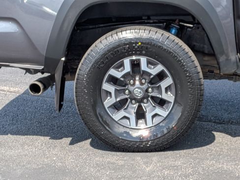 Certified 2023 Toyota Tacoma TRD Off-Road w/ Black Out Package (TMS) AWD/4WD image 12