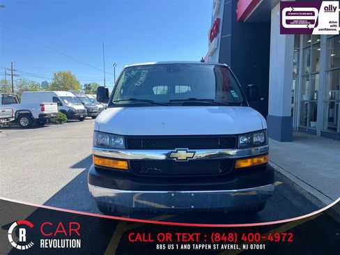 Used 2024 Chevrolet Express 3500 LT w/ LT Preferred Equipment Group RWD image 2