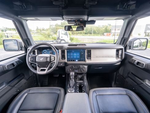 Used 2025 Ford Bronco Outer Banks AWD/4WD image 12