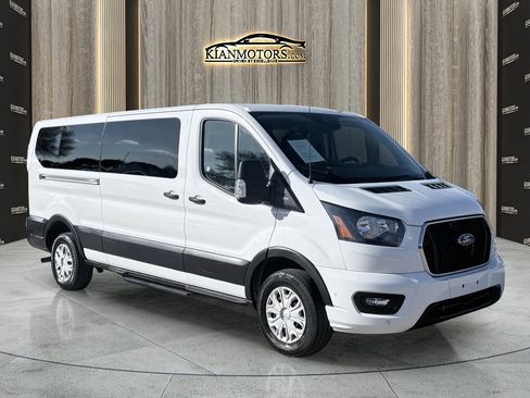 Used 2023 Ford Transit 350 XLT image 9