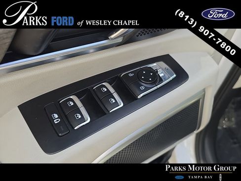 Used 2022 Kia Telluride EX w/ EX Premium Package AWD/4WD image 19