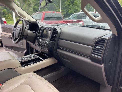 Used 2018 Ford Expedition Max Limited w/ Equipment Group 302A AWD/4WD image 38