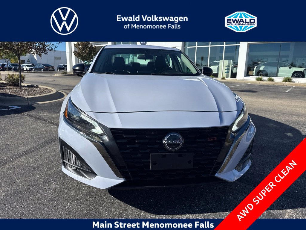 Used 2024 Nissan Altima 2.5 SR AWD/4WD image 2