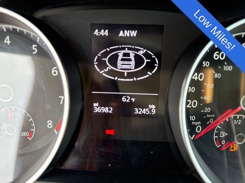 Used 2017 Volkswagen Golf S image 16