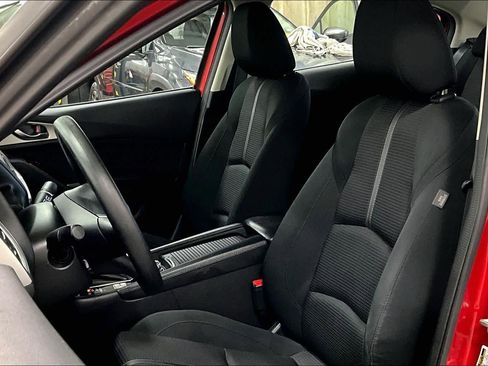 Used 2017 MAZDA MAZDA3 Sport w/ Preferred Equipment Package image 7
