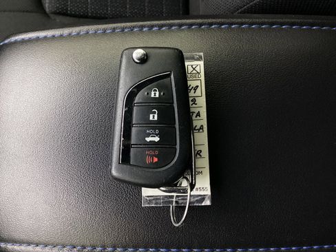 Used 2022 Toyota Corolla SE image 39