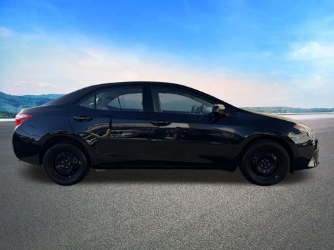 Used 2016 Toyota Corolla image 12