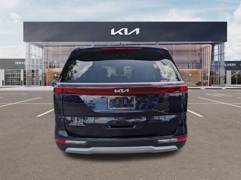 Certified 2024 Kia Carnival LX FWD image 5