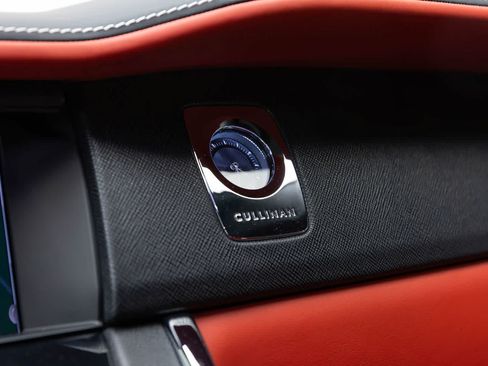 Used 2021 Rolls-Royce Cullinan AWD/4WD image 41