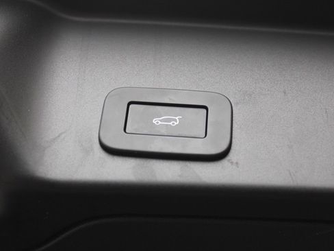 Certified 2025 Land Rover Range Rover Evoque Dynamic SE image 34