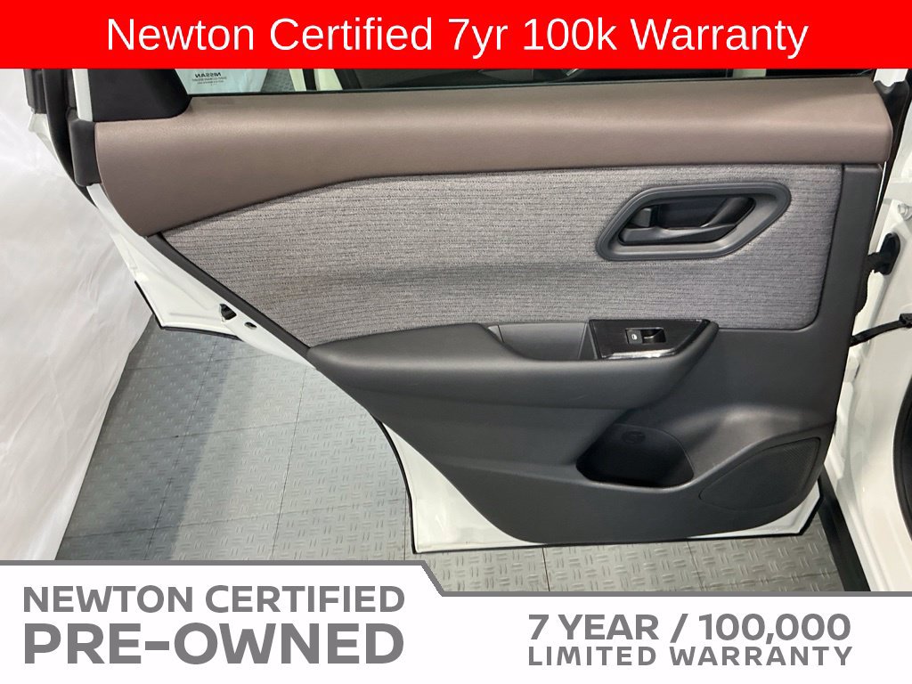 Used 2023 Nissan Rogue S FWD image 33