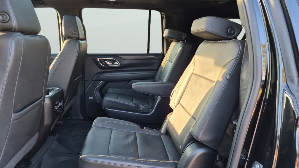 Used 2022 Chevrolet Suburban Z71 w/ Z71 Off-Road Package AWD/4WD image 26