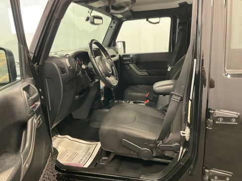 Used 2016 Jeep Wrangler Unlimited Sport AWD/4WD image 7