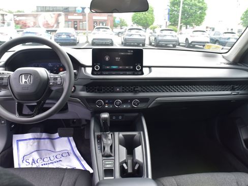 Certified 2023 Honda Accord LX image 24