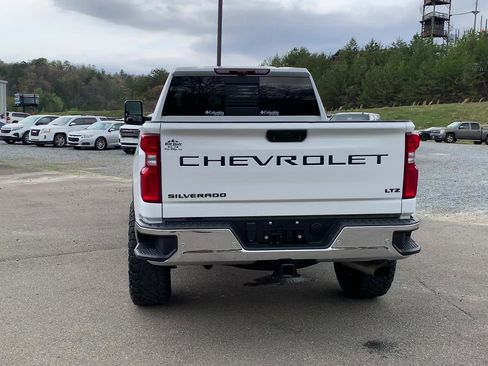 Used 2022 Chevrolet Silverado 3500 LTZ w/ LTZ Convenience Package image 14