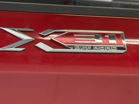 Used 2019 GMC Sierra 1500 SLT w/ SLT Premium Plus Package AWD/4WD image 10