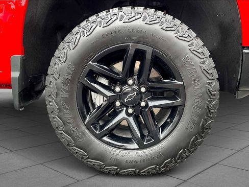 Used 2024 Chevrolet Silverado 1500 LT Trail Boss image 9