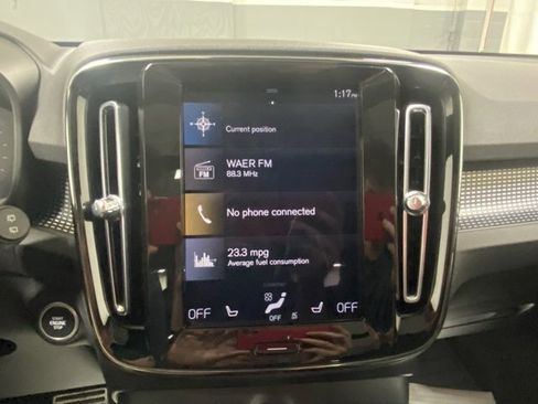 Used 2021 Volvo XC40 T5 R-Design w/ Climate Package image 17