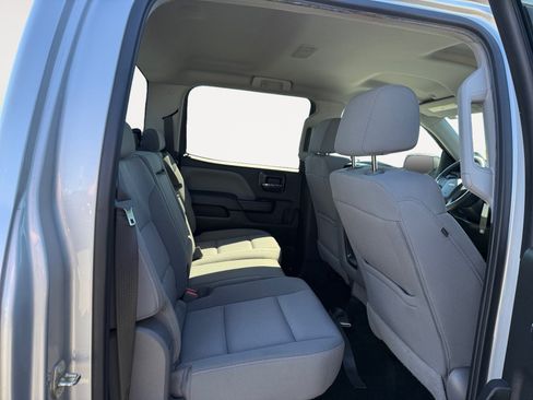Used 2018 Chevrolet Silverado 1500 Custom w/ Custom Convenience Package RWD image 18
