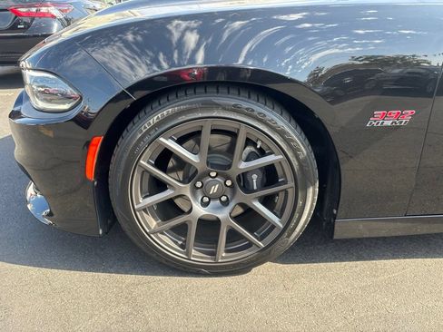 Used 2018 Dodge Charger R/T Scat Pack RWD image 11